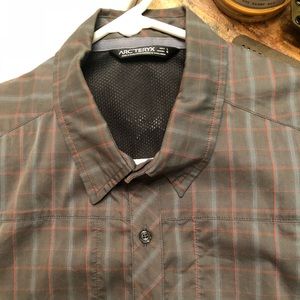 Arcteryx Short Sleeve button down shirt (L)